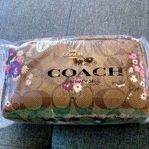 NWT Coach Evergreen Floral Small Boxy Cosmetics Bag